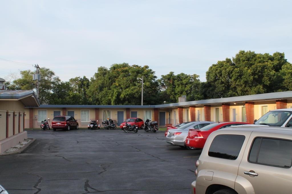 American Motor Inn - Rock Island Dış mekan fotoğraf